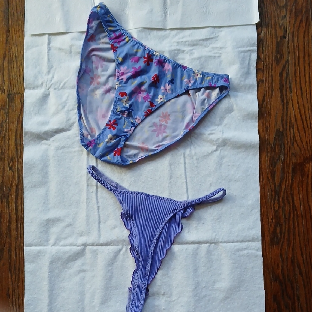 Panty bundle of 2 Lilac Floral & Lilac Ruffle Textured ruffle Thongs